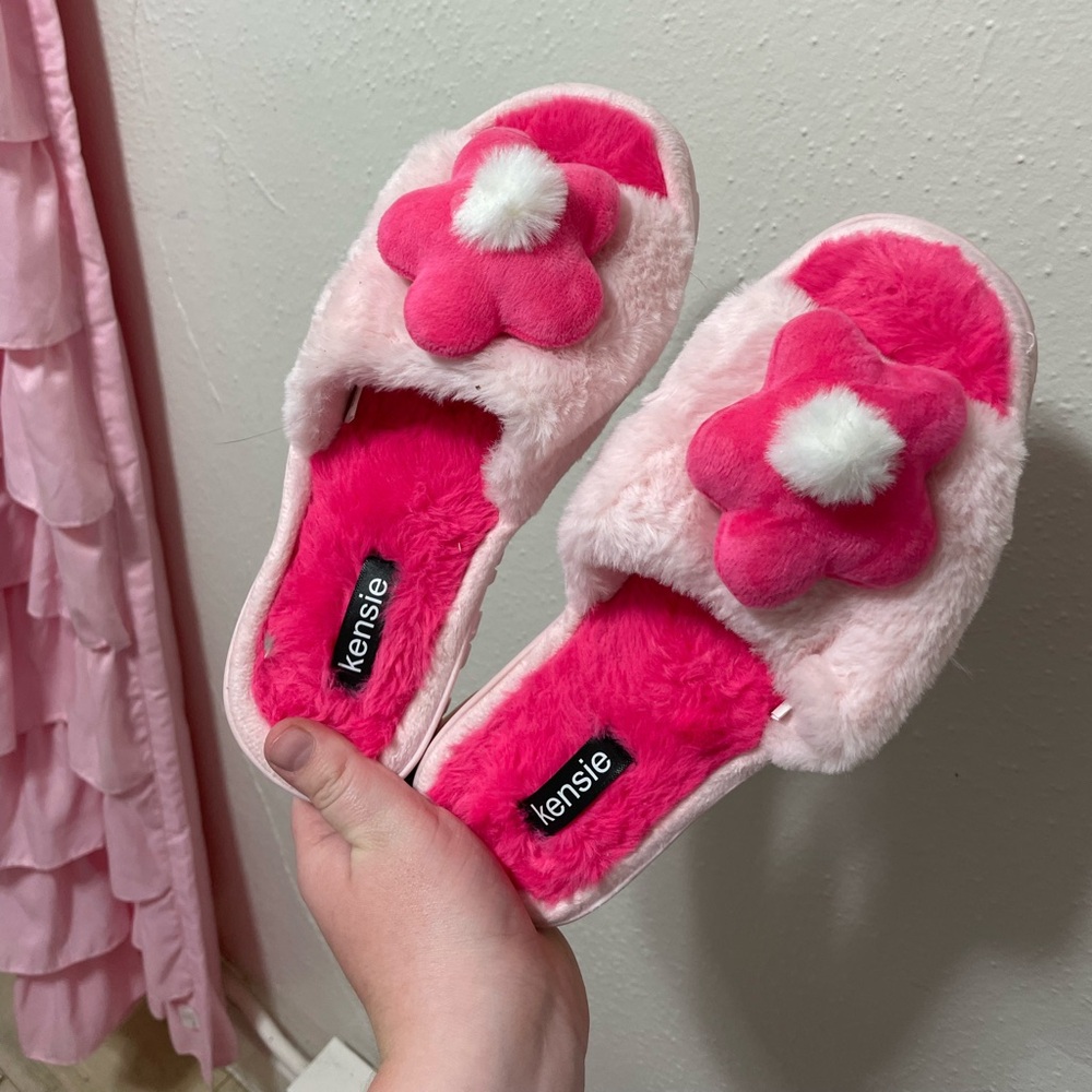 Kenzie pink flower slippers